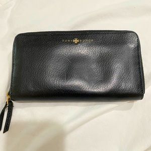 Michael Kors Continental Wallet
